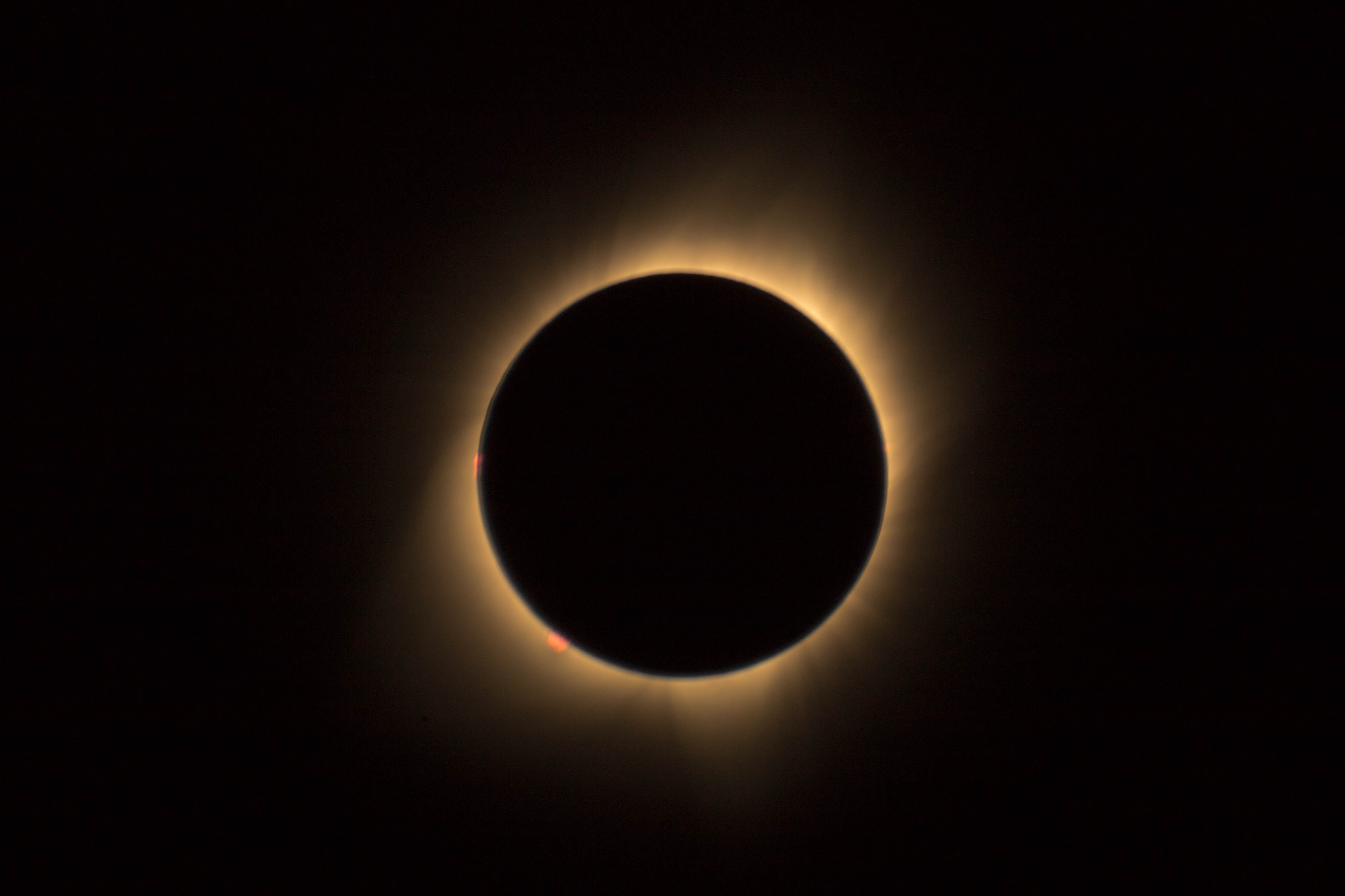 En vivo I Eclipse solar en Colombia Así se ve desde Bogotá, Cali y