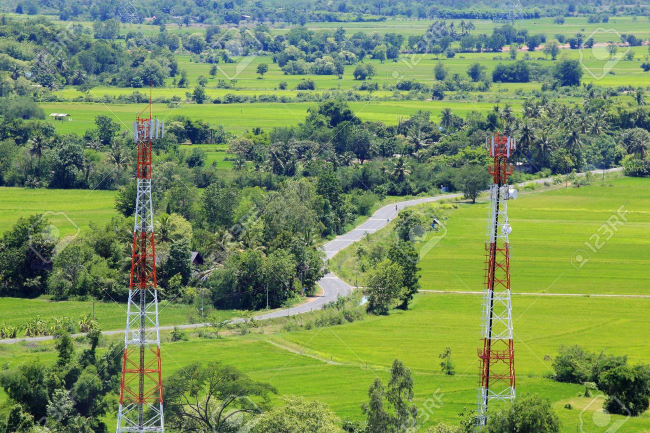 Equipos de comunicaciones en zona rural.