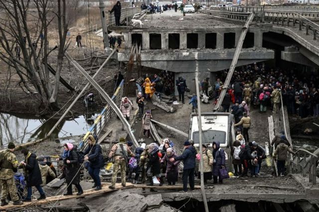 Los bombarderos rusos han destruido gran parte de la infraestructura del Estado y civil de Ucrania / Foto: Getty Images 