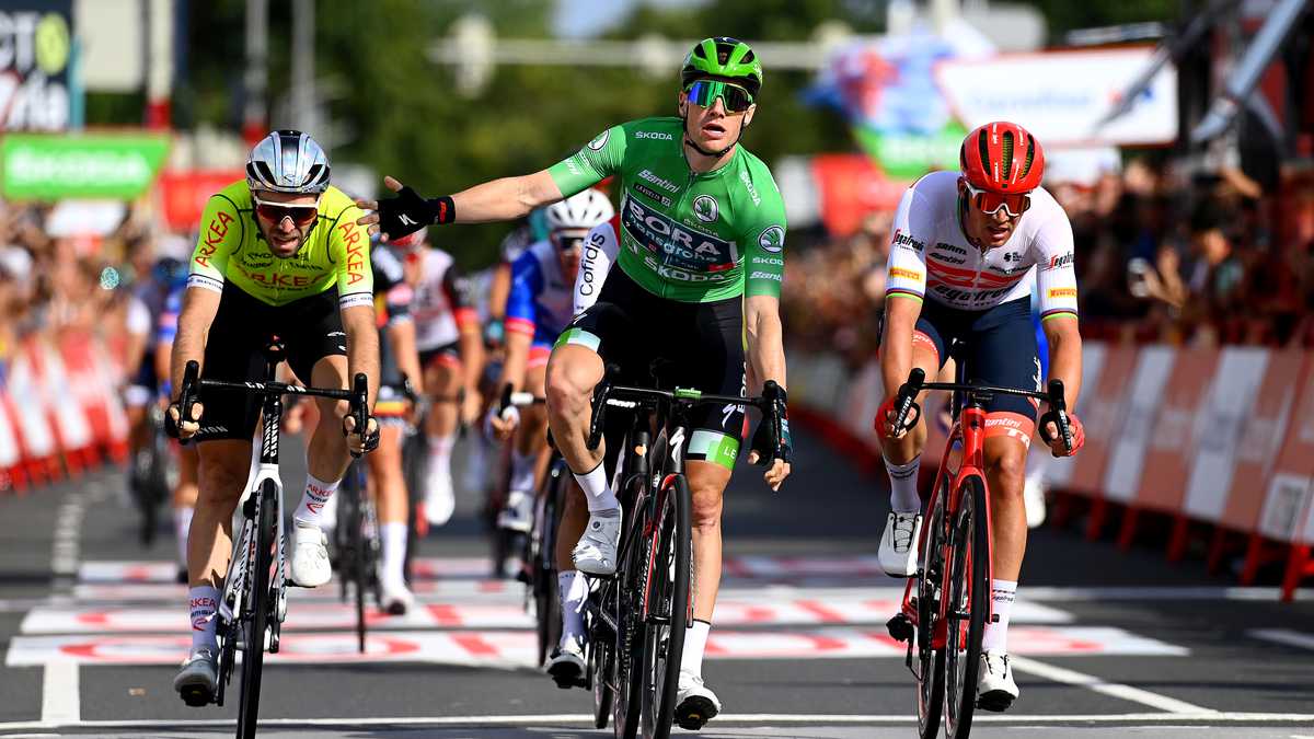 Bennet ganador consecutivo de la etapa 3 en Vuelta a España/Semana