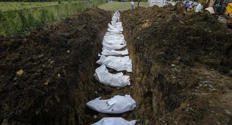 Fosa común en el cementerio de Guayabillo en Agua Fría (Panamá) donde entierran a <a href=
