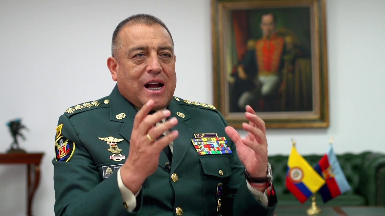  general Luis Fernando Navarro