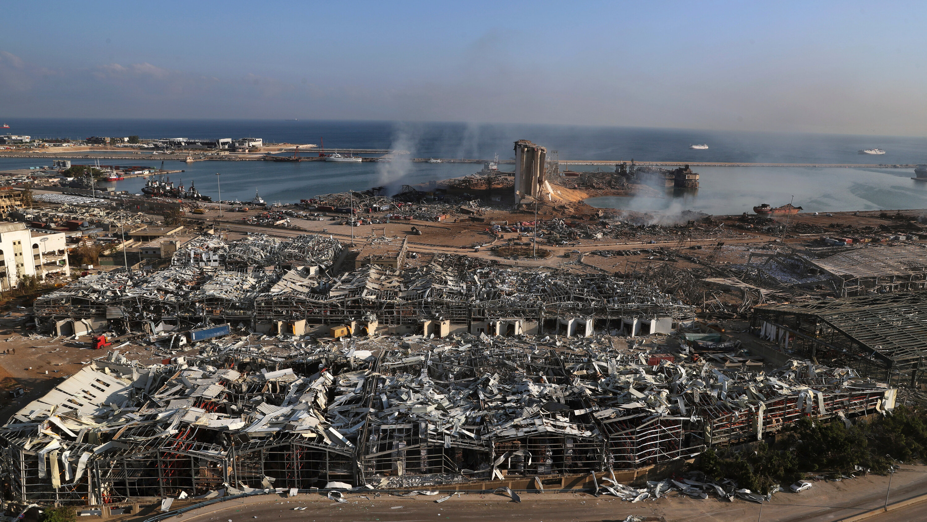 Después de un mes de la explosión en Beirut, rescatistas reciben débiles  señales de vida debajo de los escombros | Agencia de Periodismo  Investigativo
