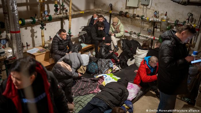 Población de Ucrania se refugia ante los ataques rusos / Foto: Picture alliance