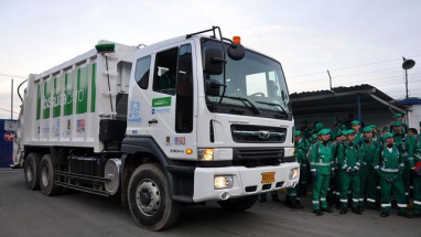 Camiones de basura programa Basura Cero en Bogotá