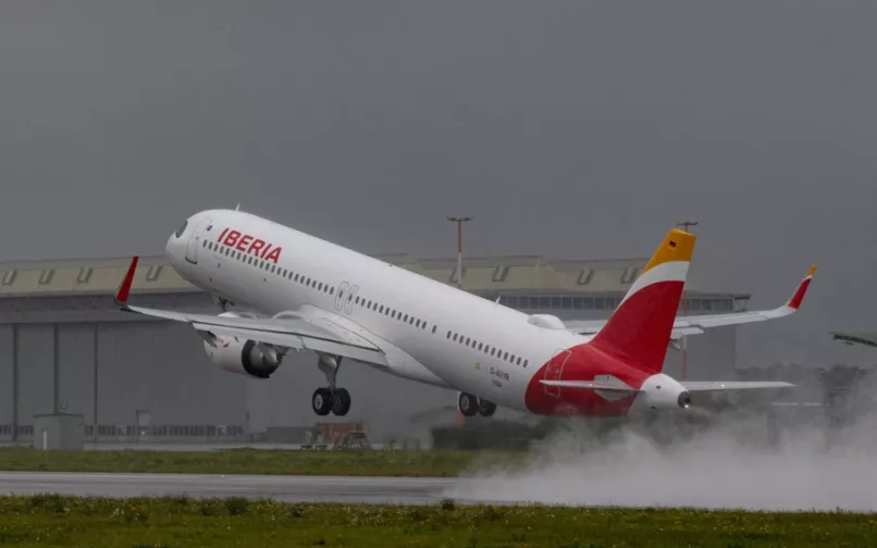 AEROLÍNEA IBERIA AVIÓN