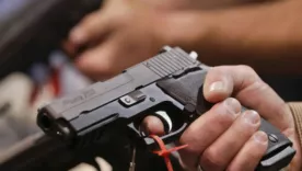 Cali: Polémica por porte de arma traumática por parte de funcionarios de la Alcaldía