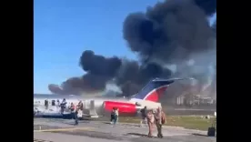 Avión se incendió tras aterrizar con 126 pasajeros