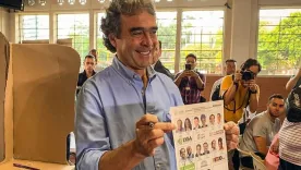 Sergio Fajardo descarta su voto por Gustavo Petro