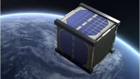 satélite de madera