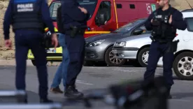 policía paris francia