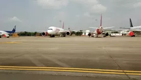 Aviones en aeropuerto