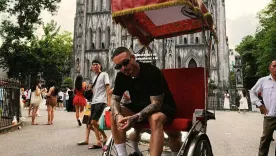 j balvin hizo el primer concierto de reggeaton en vietnam