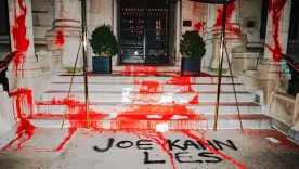 casa editor NYT vandalizada