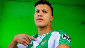 centrocampista colombiano Nelson Deossa