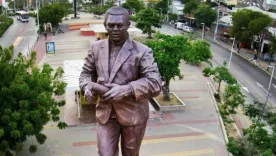 Estatua del Joe Arroyo en Barranquilla