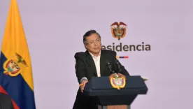 tormenta politica petro