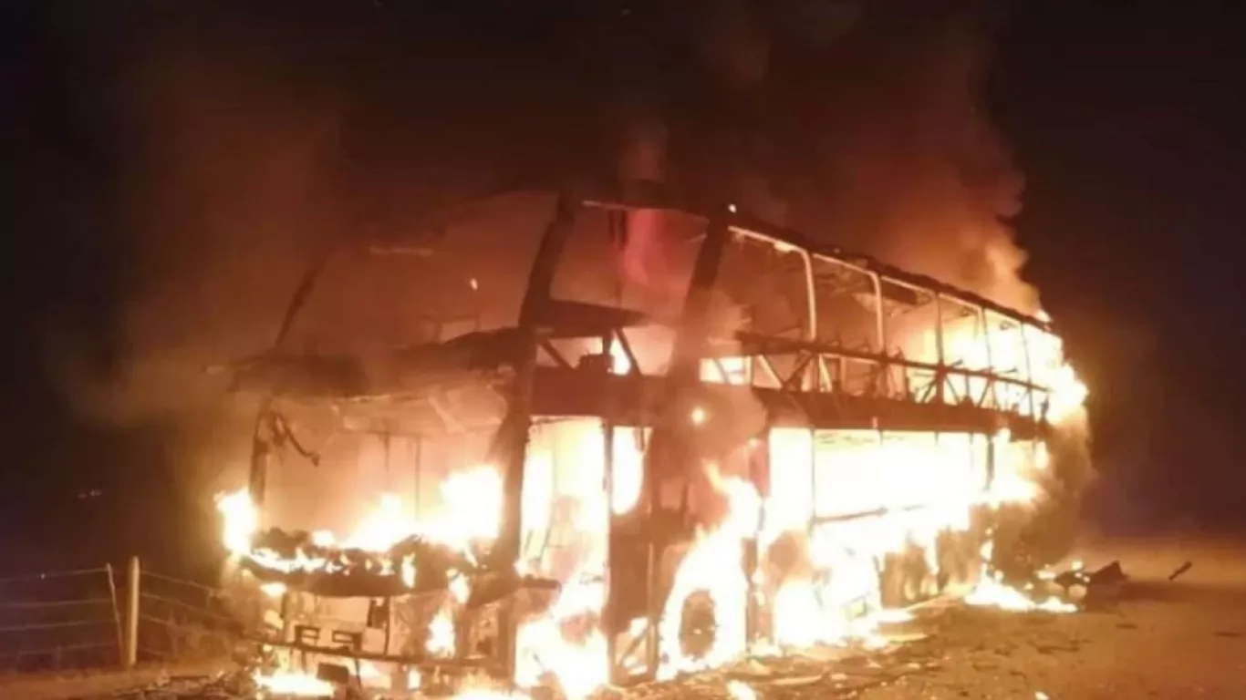 Bus incinerado