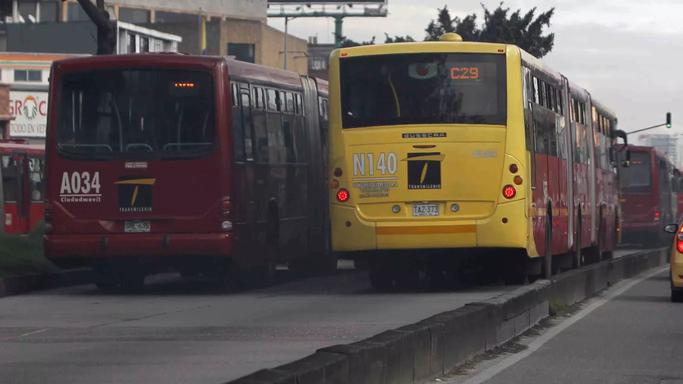 Cerrado el Portal Américas por bloqueo de bici taxistas 