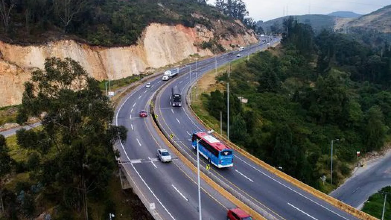 Grave accidente deja cuatro muertos en vía Girardot-Bogotá
