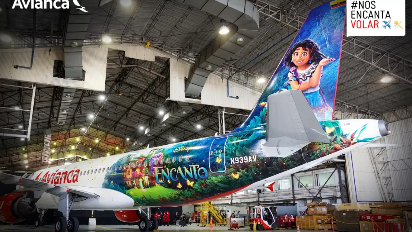 Avianca presentó avión con temática de la película 'Encanto'