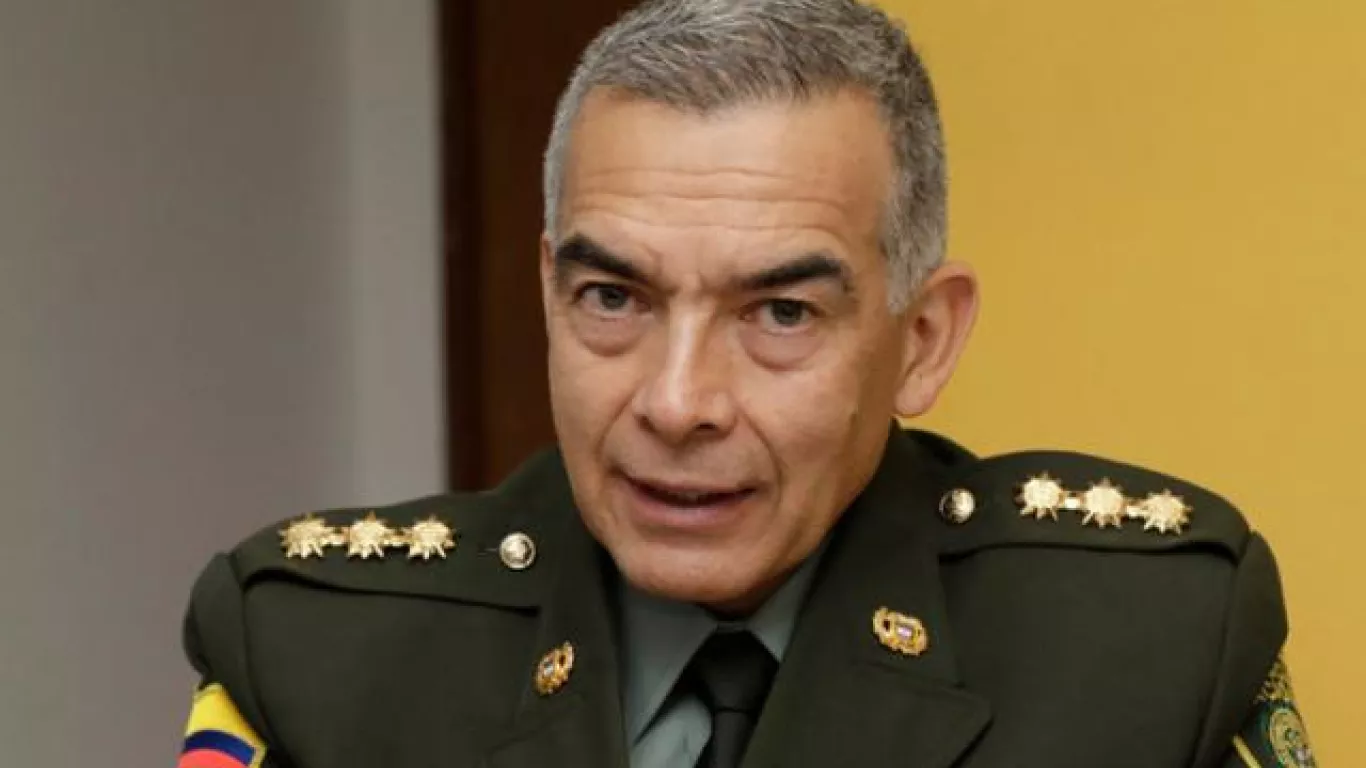 general (r) Atehortúa