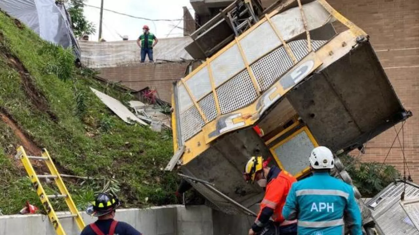 Ascensor en Medellín se desprendió y dejó un muerto y tres heridos