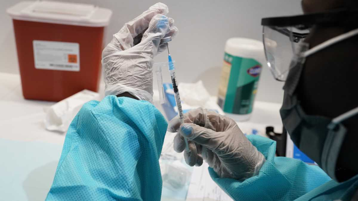Vacuna contra ómicron estaría lista para marzo indicó PfizerVacuna contra ómicron estaría lista para marzo indicó Pfizer