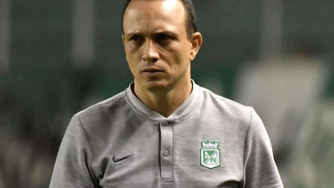 Alejandro Restrepo deja de ser el DT de Atlético Nacional