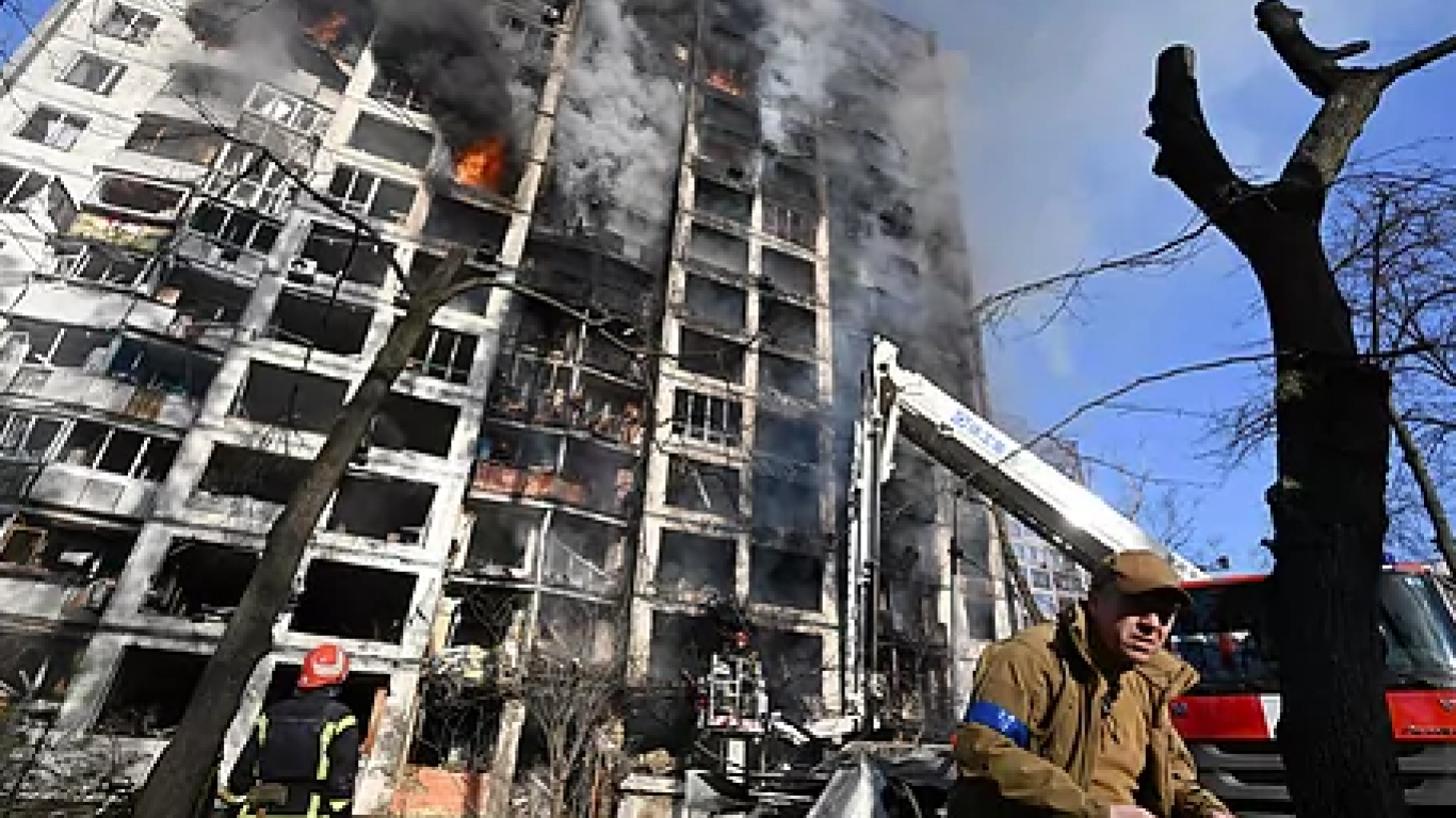 Asciende la cifra de fallecidos por bombardeo ruso a torre de televisión en Ucrania