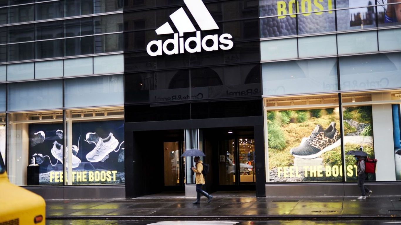 Adidas retira su patrocinio a la selección Rusa