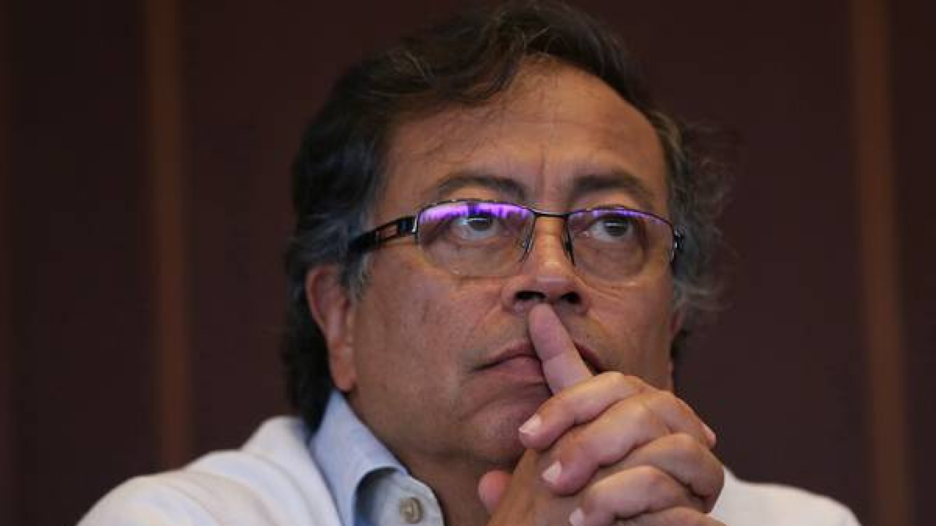 “De pronto nos hace ganar”: Petro al respecto de los efectos de la suspensión de Quintero