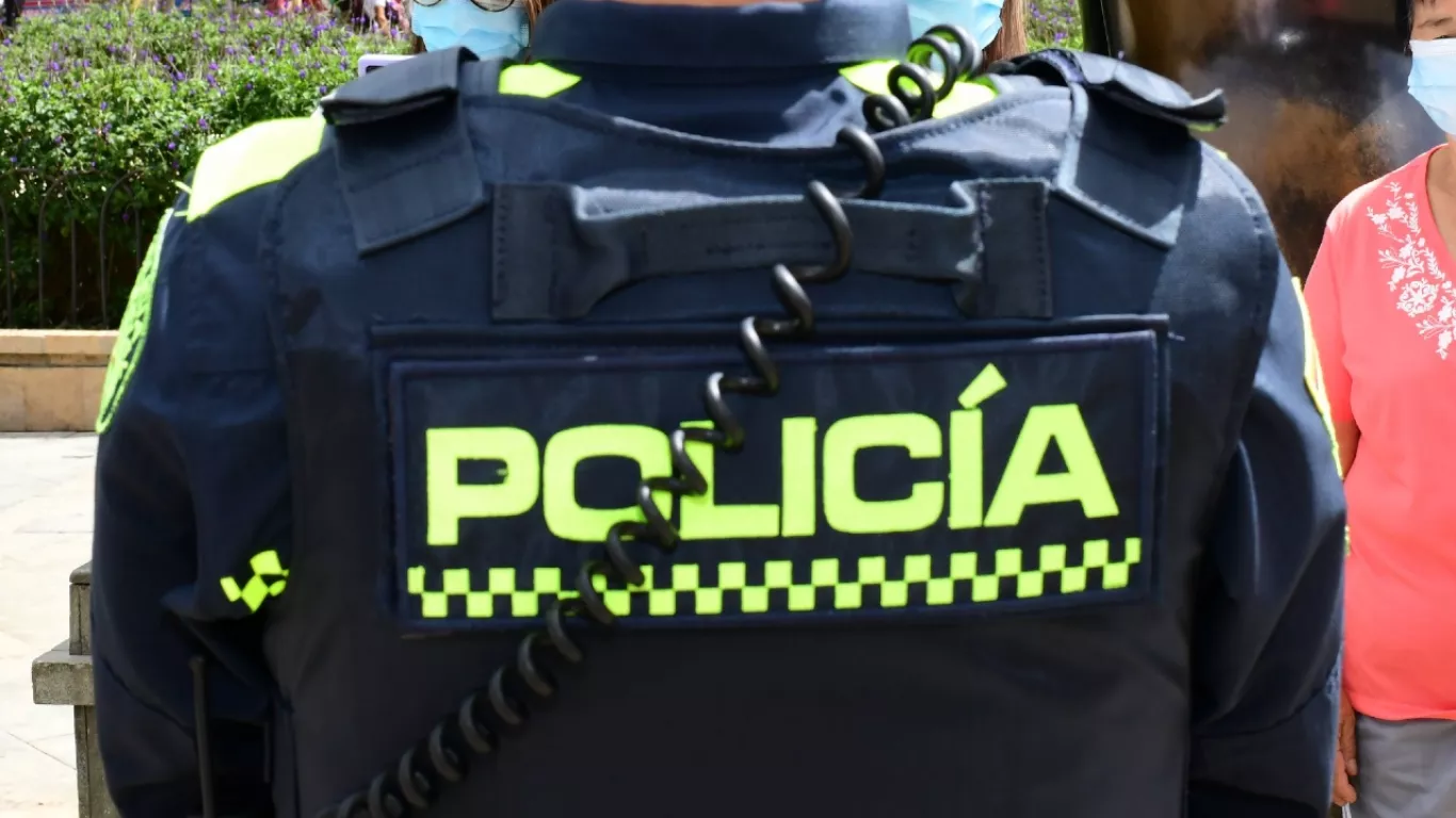 Sujetos con prendas de la Policía asaltaron a comerciante en el sur de Bogotá