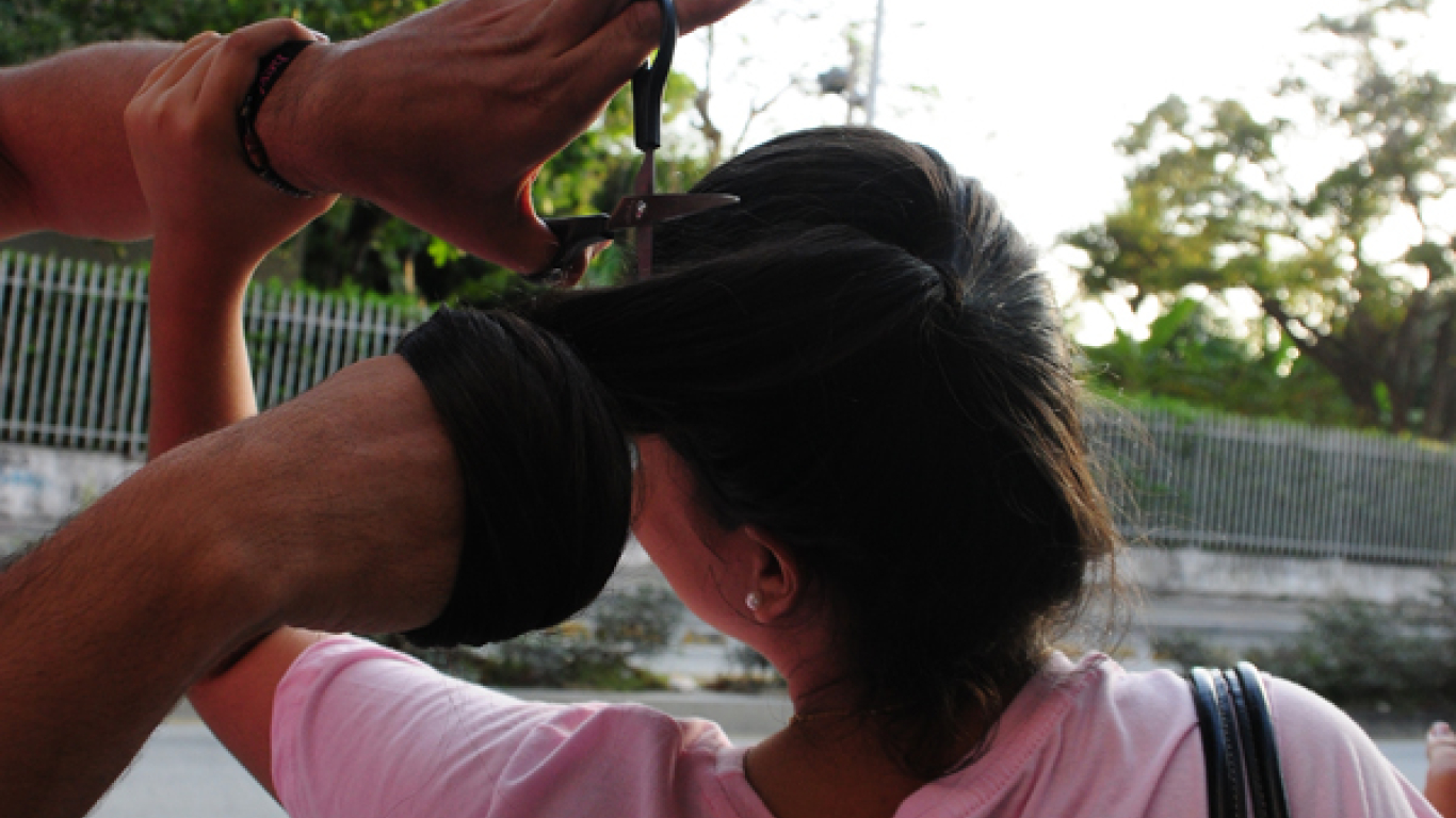 Ladrones hurtan el cabello de una mujer en Malambo, Atlántico