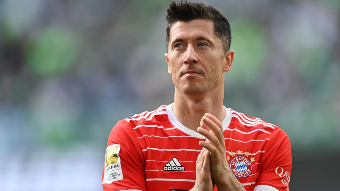 Robert Lewandowski 16