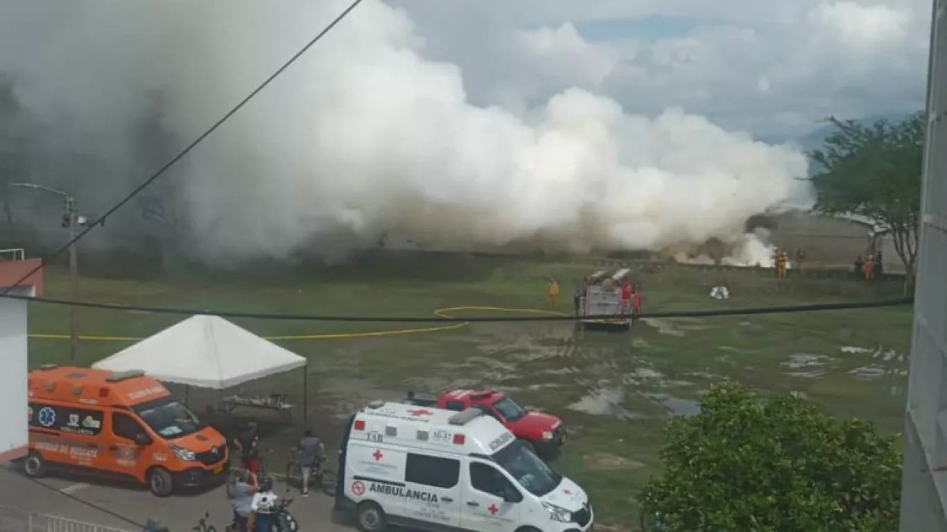 Buga Está En Alerta Por Emanación De Gases Tras Incendios En Bodegas De ...