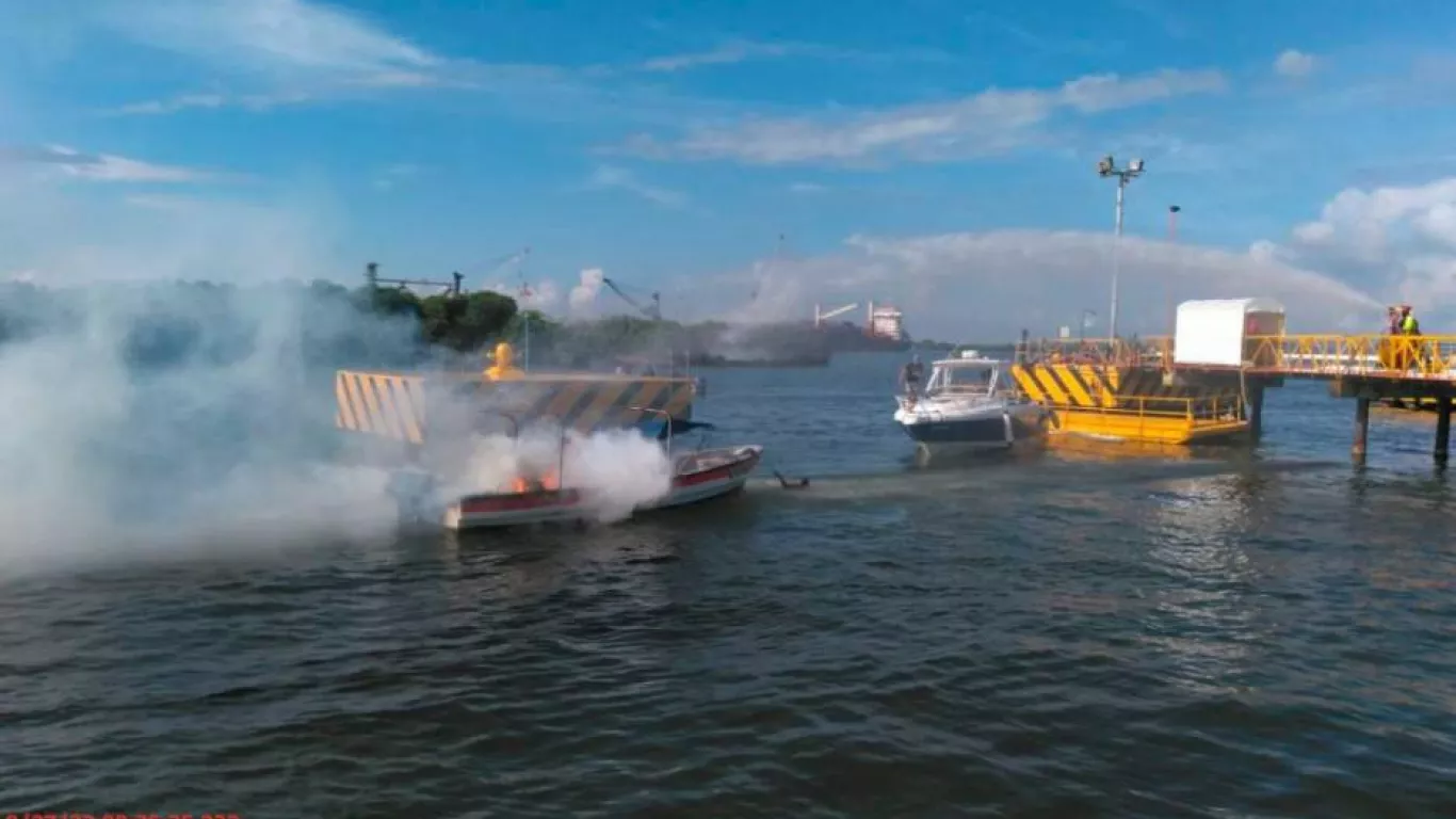 INCENDIO DE EMBARCACIÓN CARTAGENA