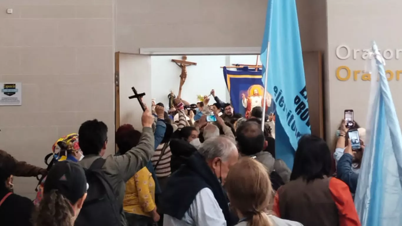 PROTESTA DE CATÓLICOS 