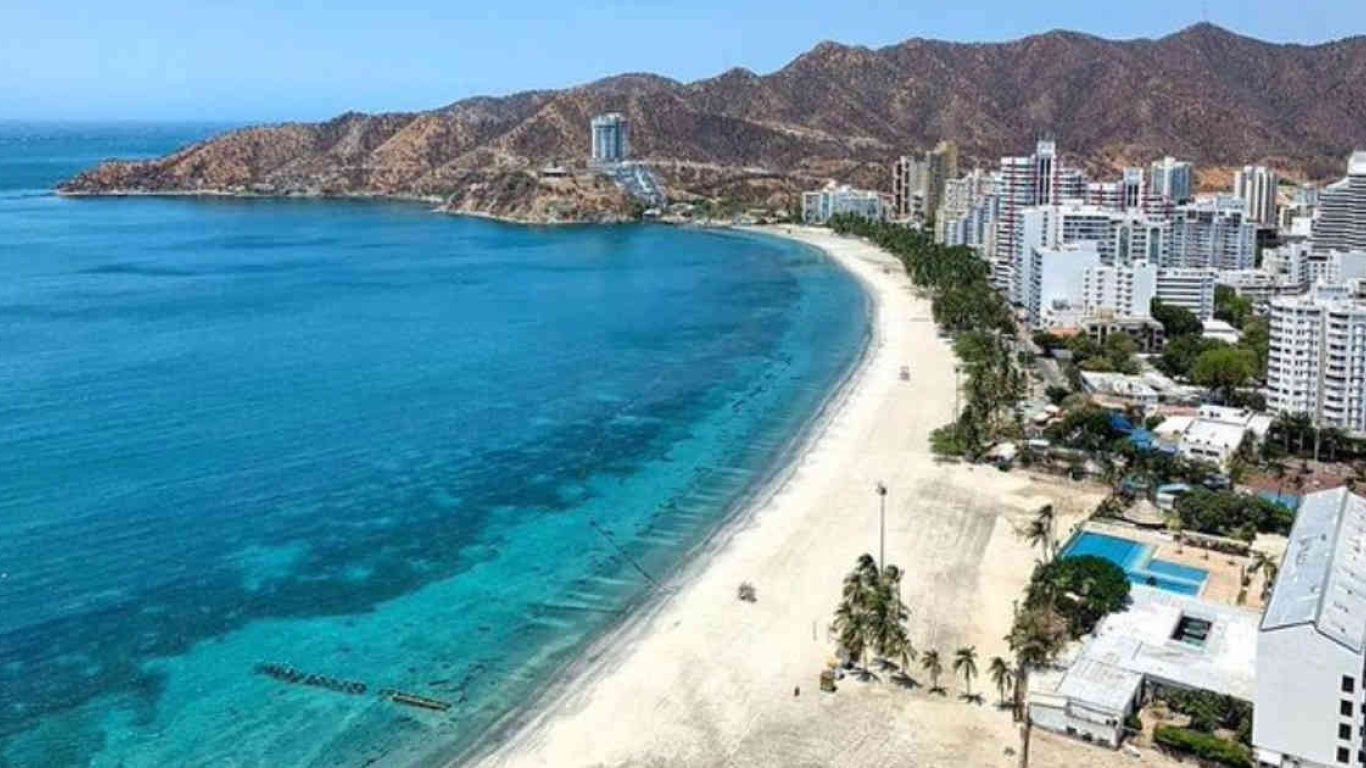 Turista denuncia robo millonario en playa de Santa Marta