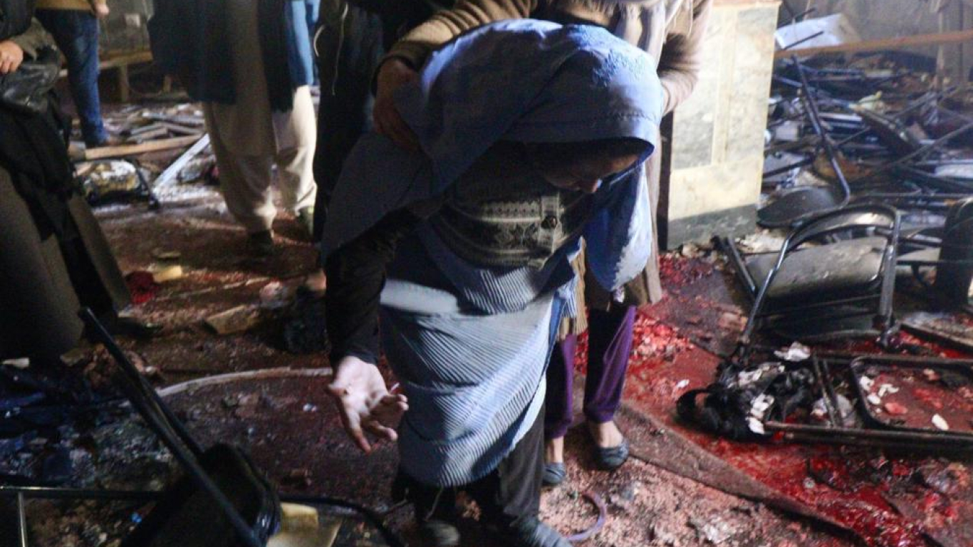 35 muertos dejó el atentado a un centro educativo de Afganistán