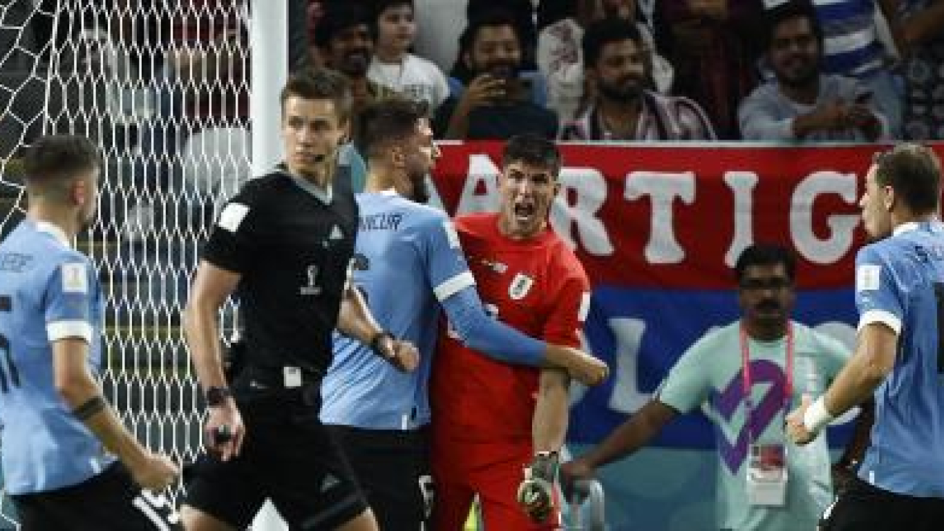 FIFA abre expediente contra cuatro jugadores de Uruguay