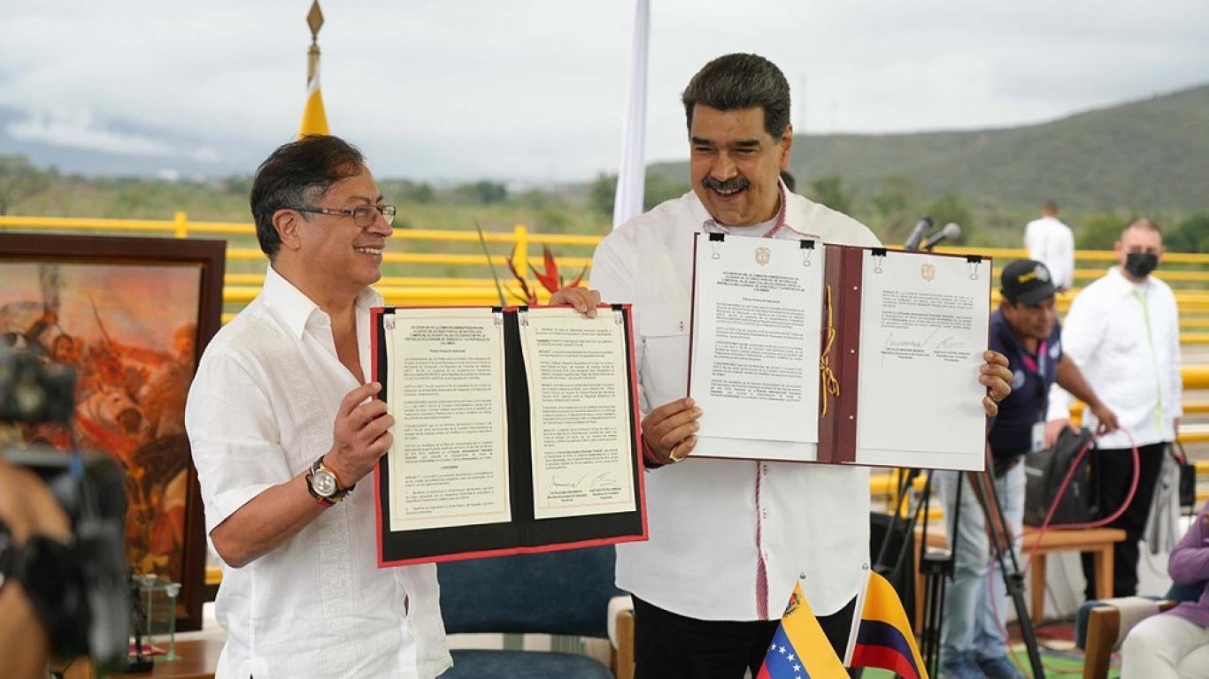 Petro y Maduro en frontera