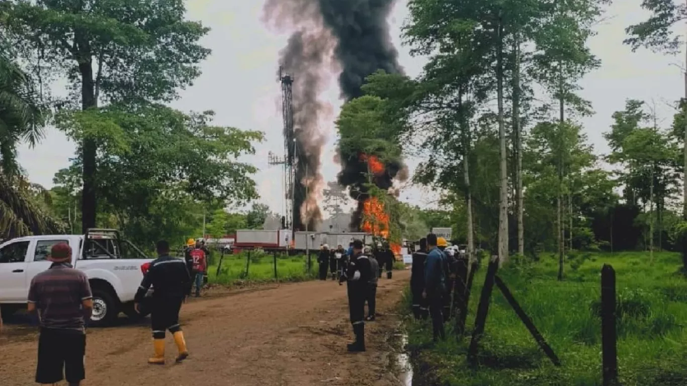 EXPLOSIÓN POZO PETROLERO