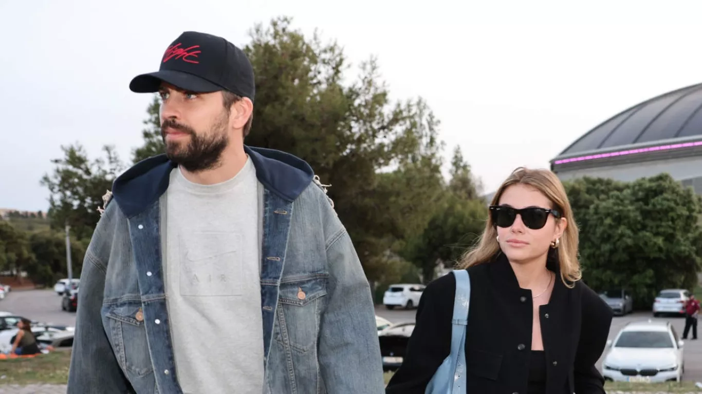 PIQUÉ Y CLARA CHÍA NUEVA