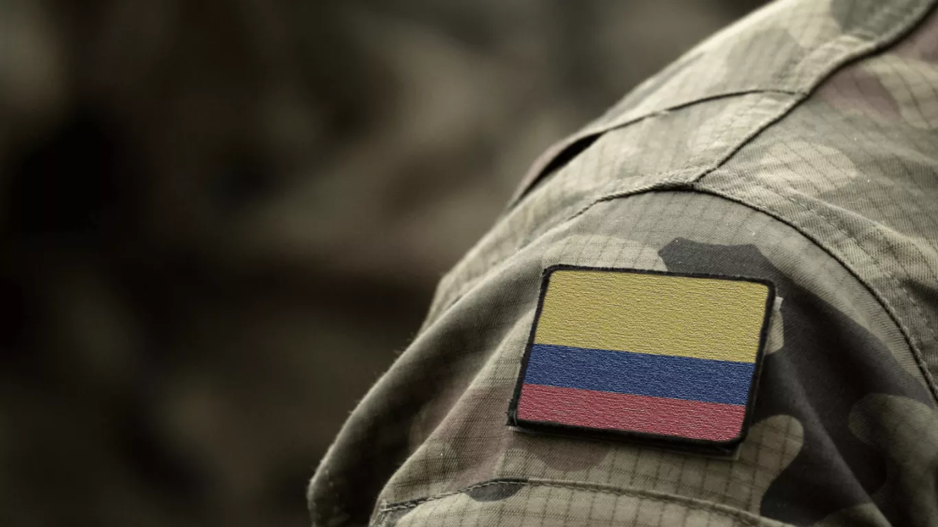 MILITAR DE COLOMBIA 8 DE JULIO