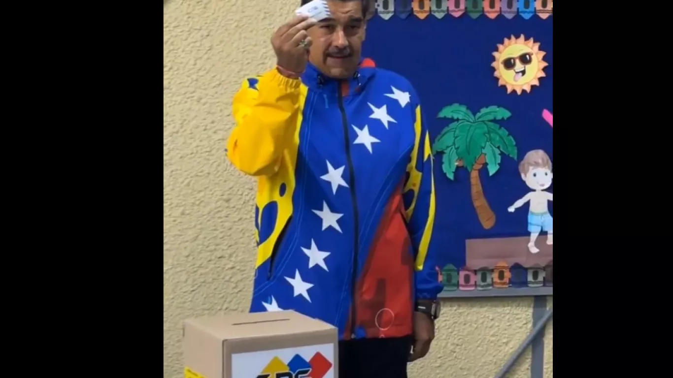 Maduro vota