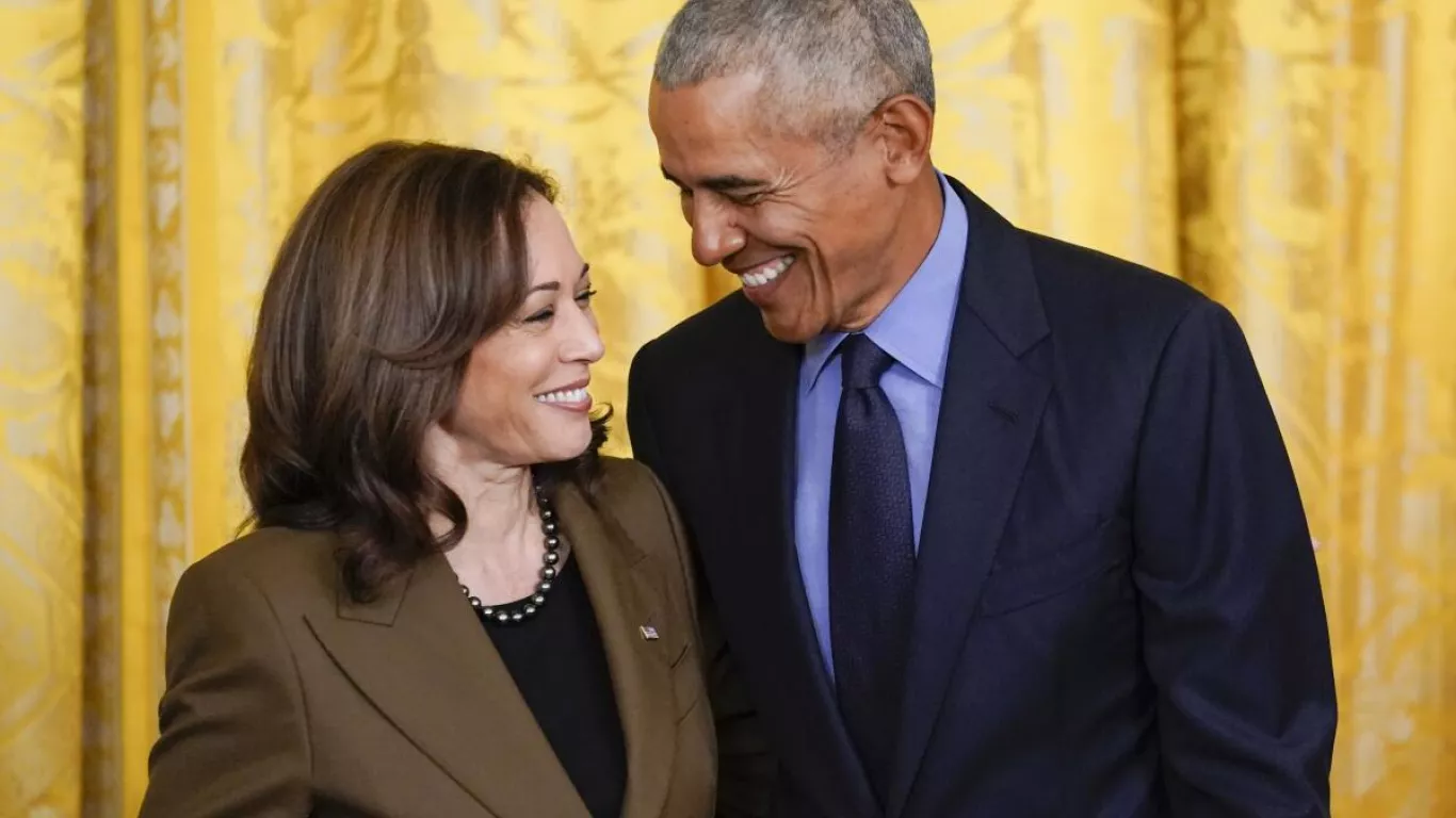 Kamala Harris y Barack Obama