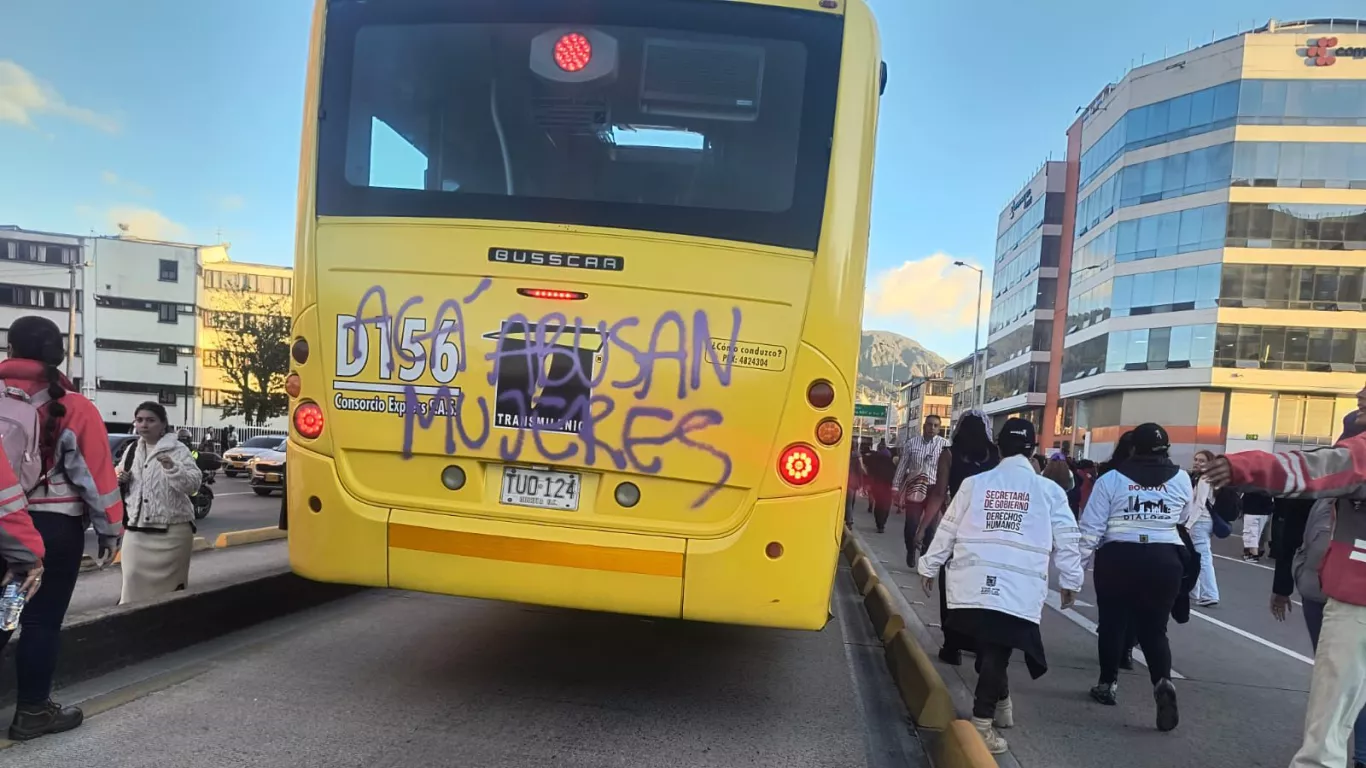 Bus vandalizado