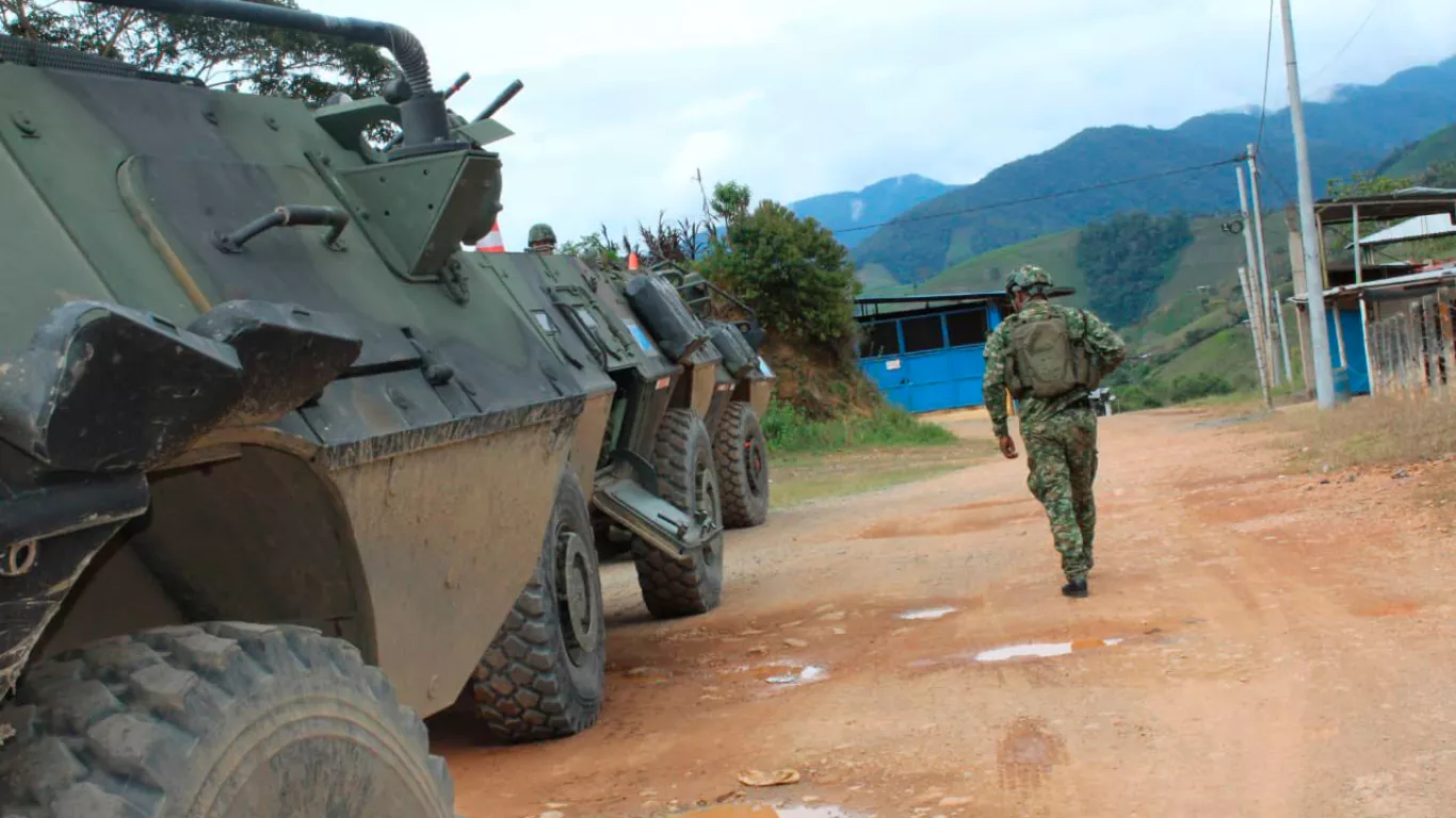 tanque y soldado