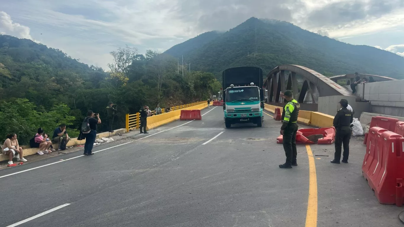 vía Bogotá - Girardot 19 febrero